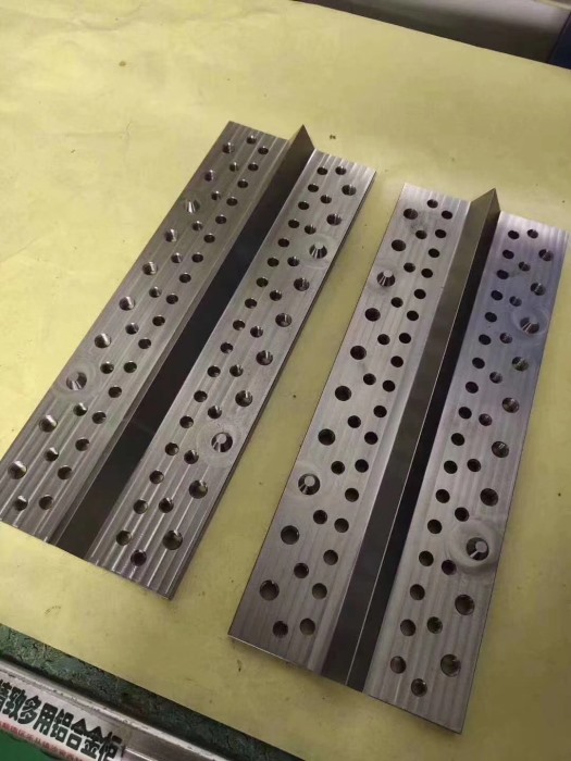 供應(yīng)口罩用熔噴布模具成品訂貨，現(xiàn)貨，噴孔0.25，長300mm